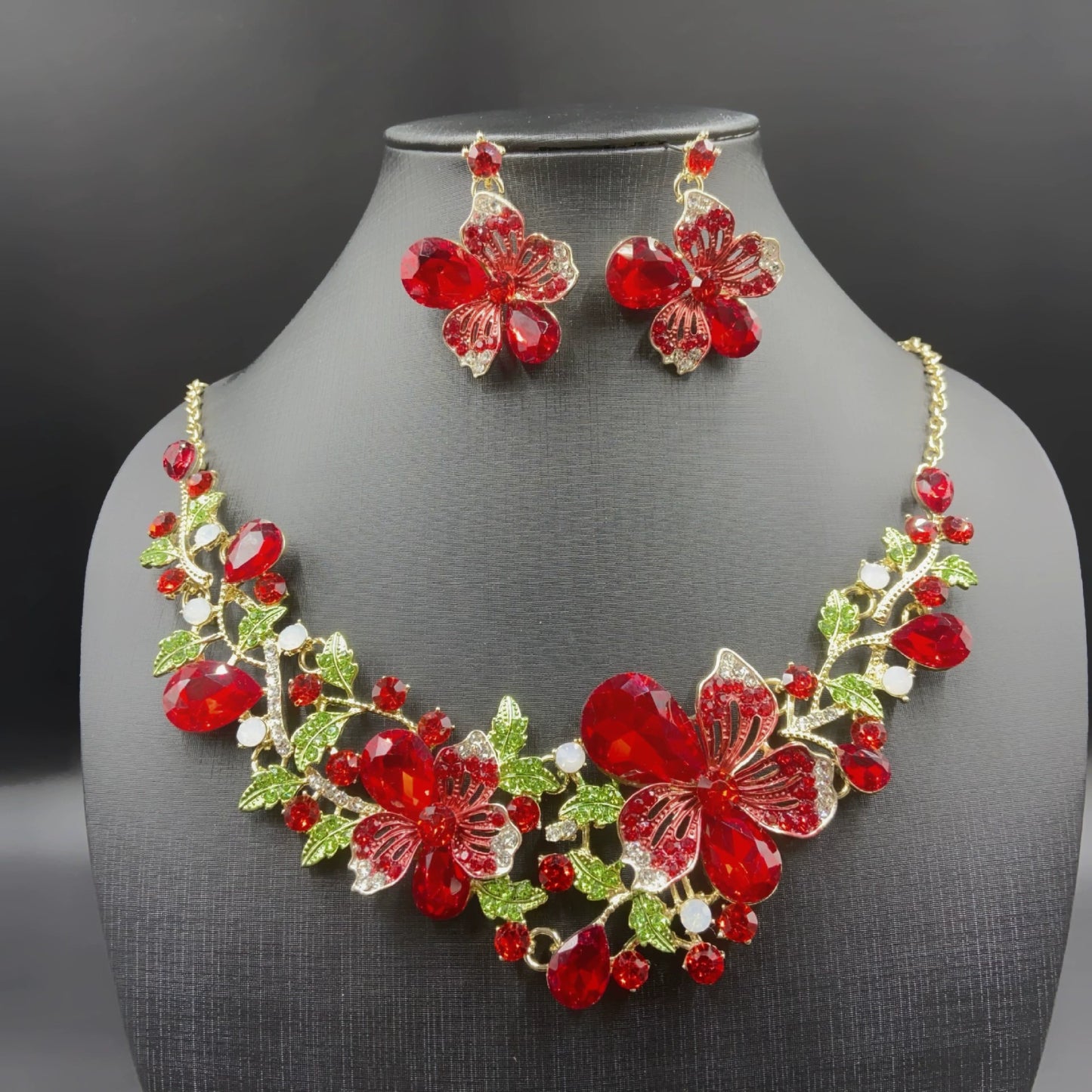 Crystal Butterfly Necklace Set – Statement Jewelry for Women