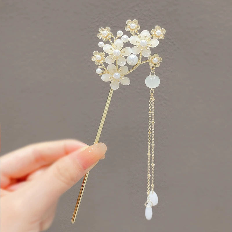 Pearl Flower Hairpin with Tassel