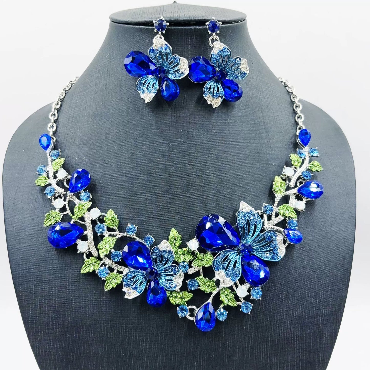 Crystal Butterfly Necklace Set – Statement Jewelry for Women